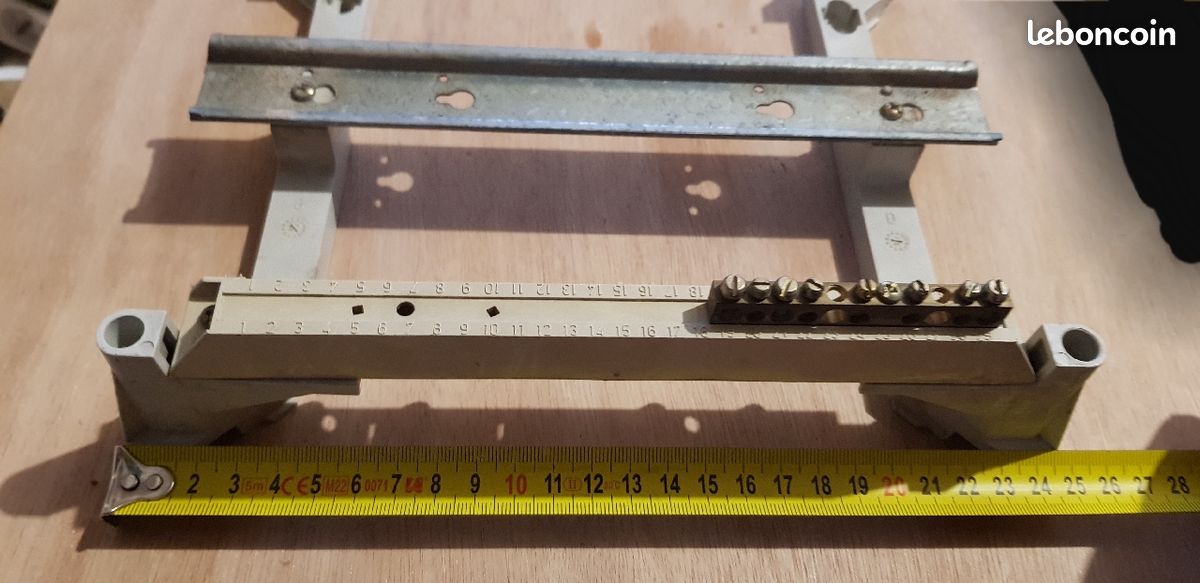 Coffret chassis 13 modules DIN sans habillage sans plastrons occasion (image 4)