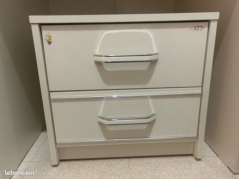 Bureaux avec petit commode (image 3)