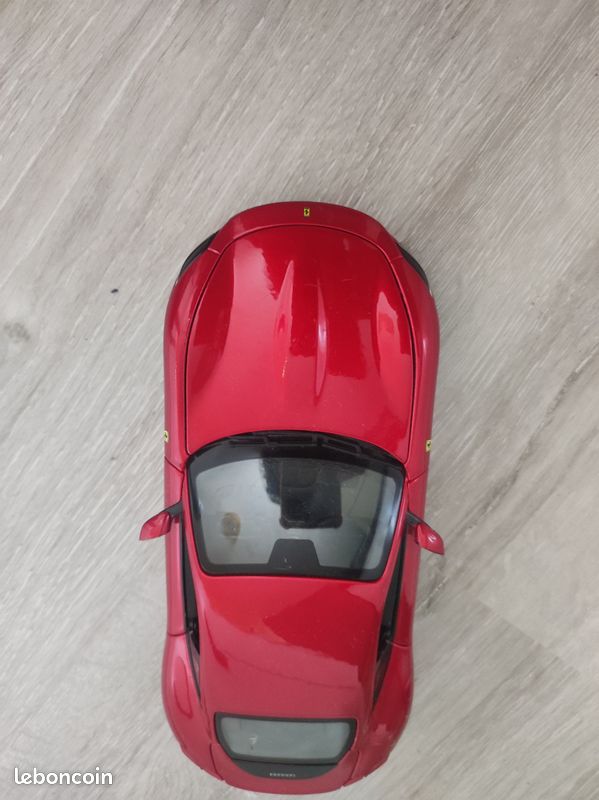 Ferrari 488 GTB Bburago 1/24 rouge – Très bon état (image 2)