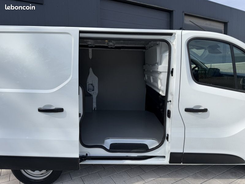 Renault TRAFIC III FG L1H1 3T 2.0 BLUE DCI 130CH GRAND CONFORT - SUIVI RENAULT (image 9)