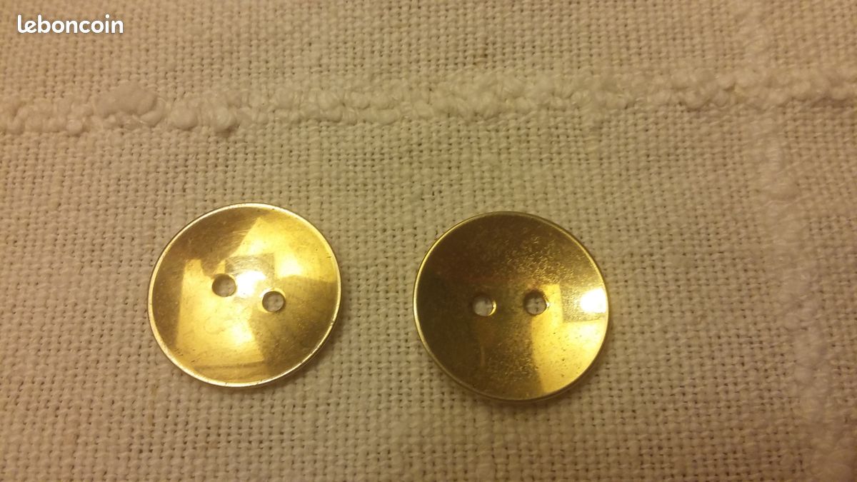 Lots de 2 Boutons dorés fantaisies (image 2)