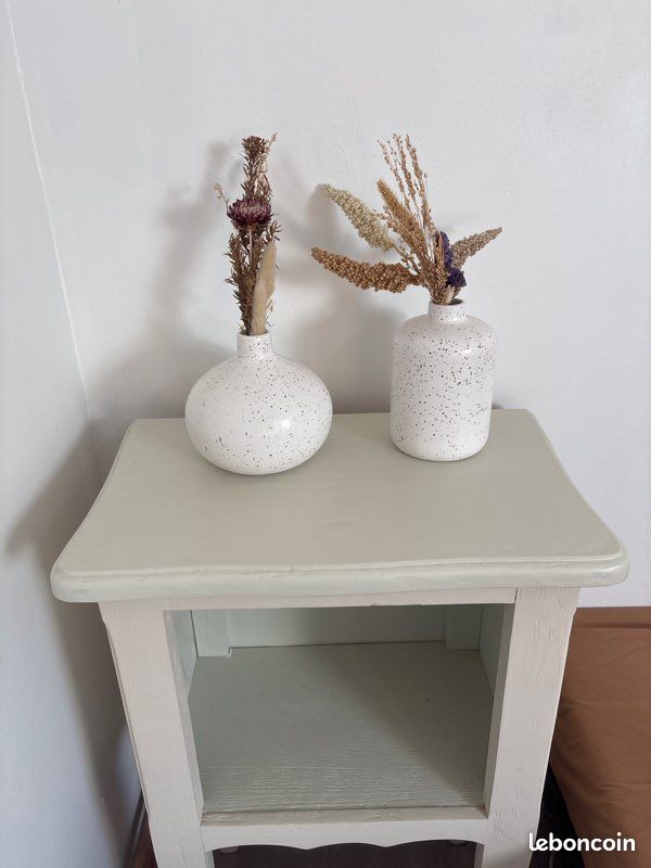 Table de nuit ou meuble d’appoint (image 2)