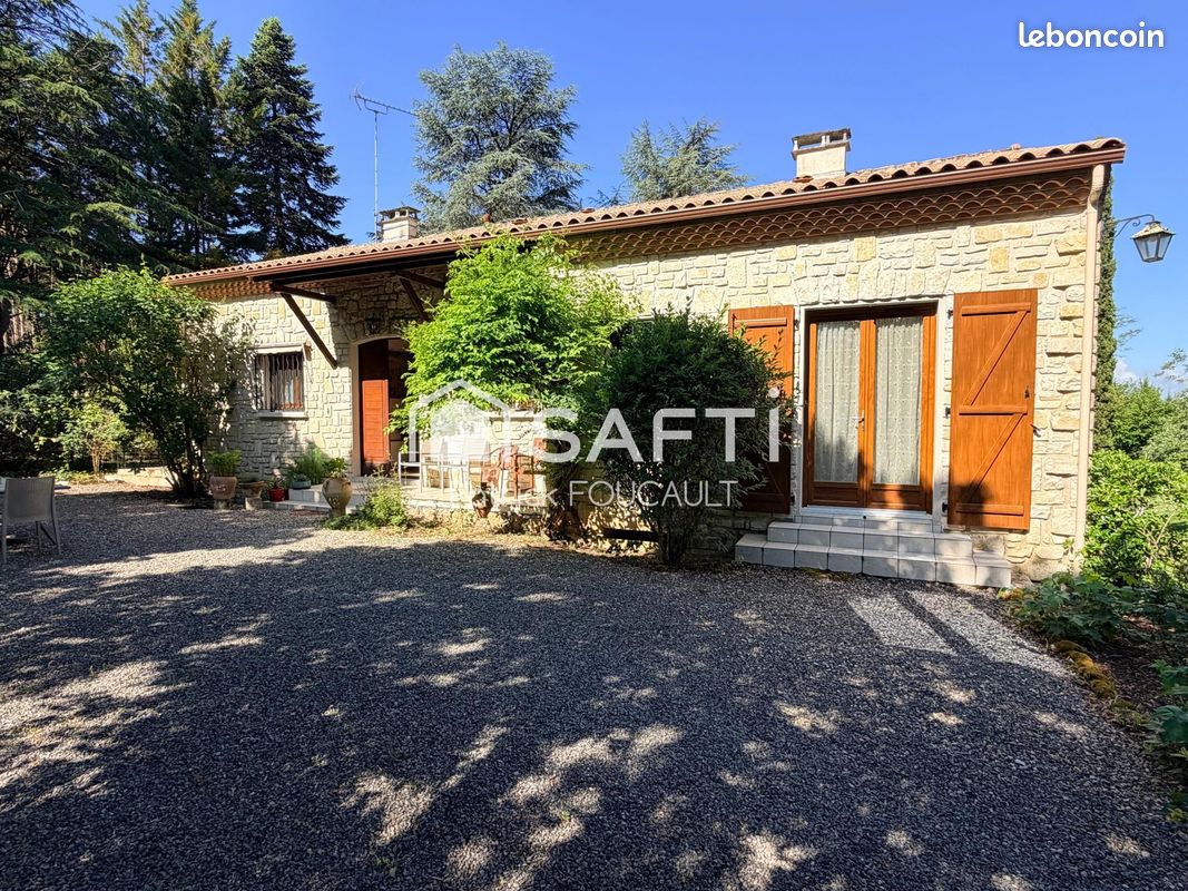 Immeuble 440 m² · à Dirac · 440 m² · 695 000 €