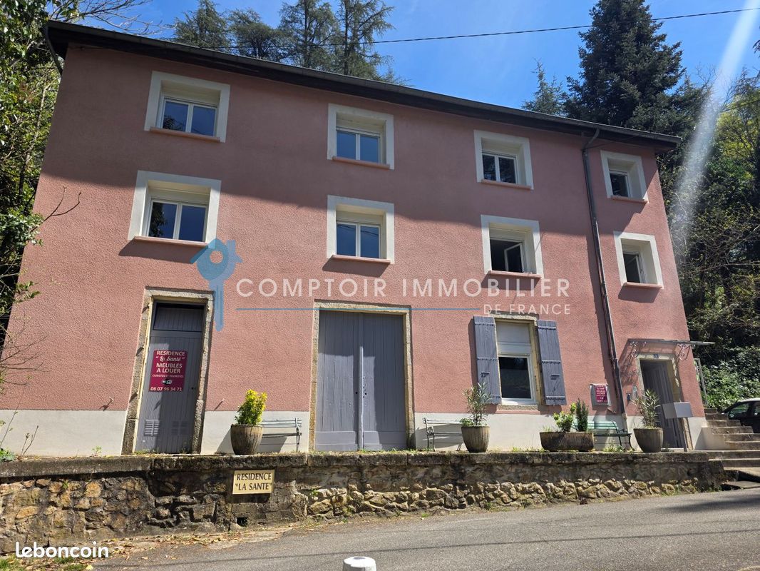 Immeuble 250 m² · à Vals-les-Bains · 250 m² · 590 000 €