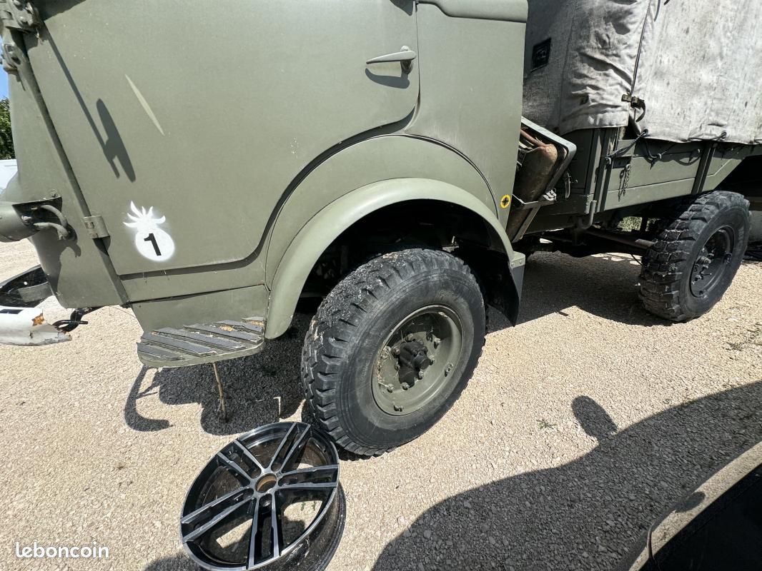 Renault Goélette 4X4 CAMION MILITAIRE BACHÉ (image 3)