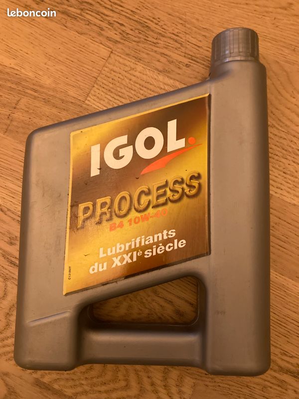 Huile moteur 10w 40 (image 1)