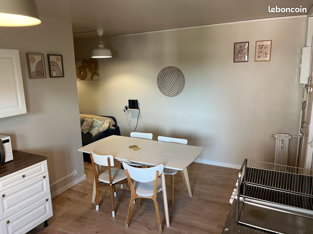 Appartement 5 pièces 82 m² · à Loos · 82 m² · 440 €