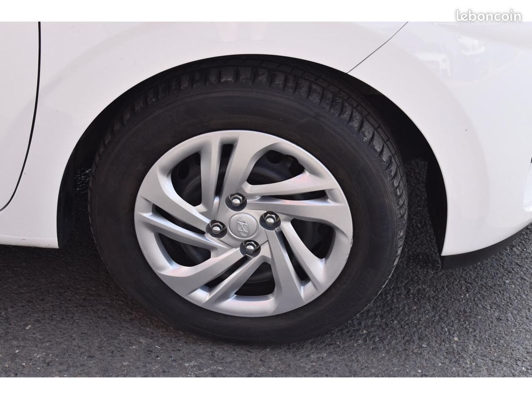 HYUNDAI I10 1.0 BVM Intuitive (image 30)