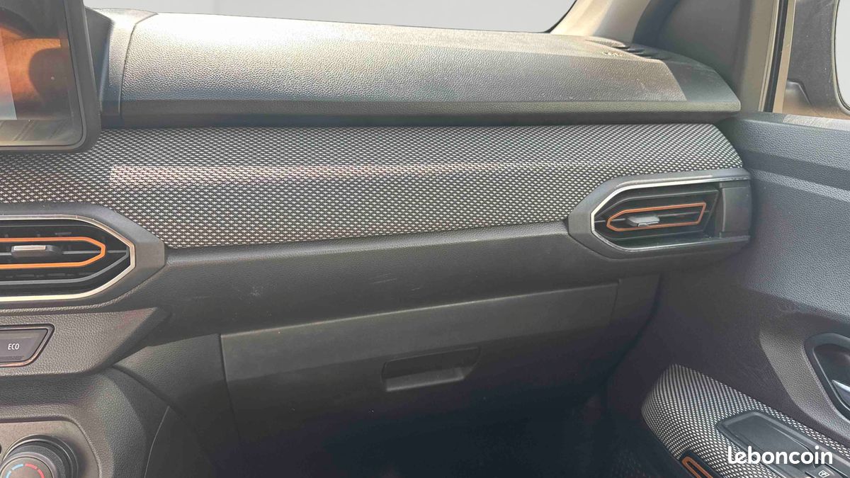 DACIA Sandero TCe 90 - 22 Stepway Confort (image 23)