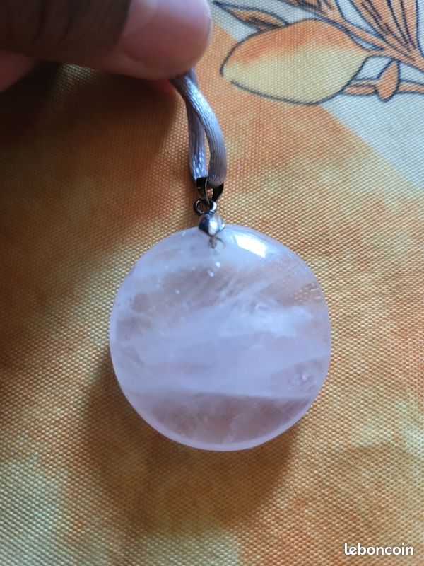 Pendentif Quartz rose forme ronde (image 1)