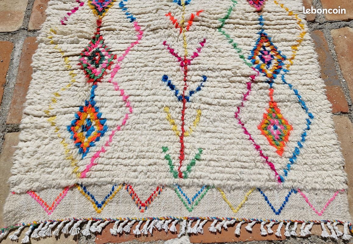 Tapis Berbère Azilal écru à motifs colorés, tapis marocain authentique, en laine et coton, tapis unique, tapis fait main, artisanat marocain, tissé à la main (image 6)
