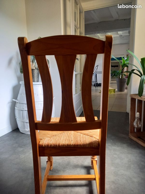 Chaise en pin (image 1)