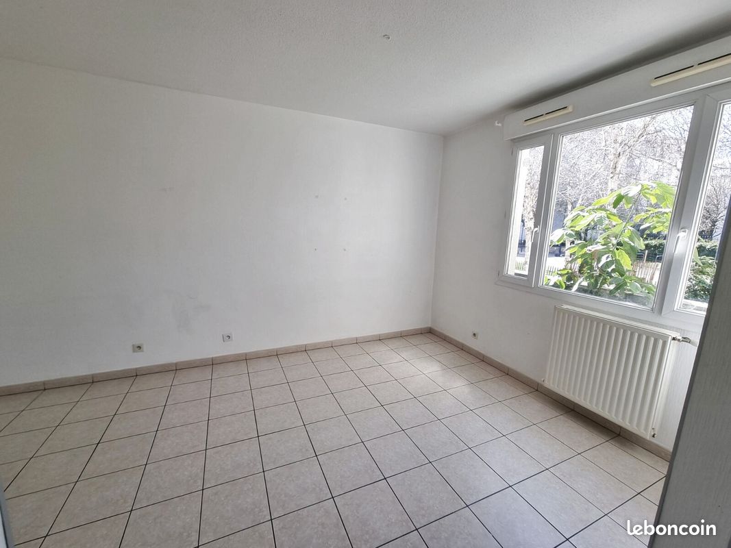 Appartement 1 pièce 28 m² · à Grenoble · 28 m² · 473 €