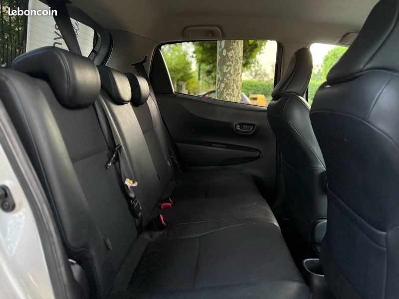 TOYOTA YARIS III HYBRIDE 100h STYLE - ENTRETIEN TOYOTA - GARANTIE 6 MOIS (image 5)