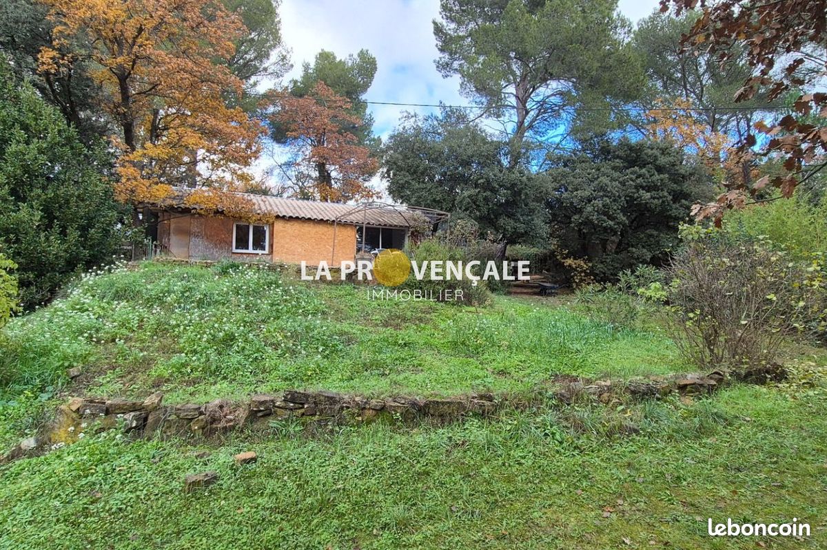 Maison 4 pièces 117 m² · à Trets · 117 m² · 380 000 €