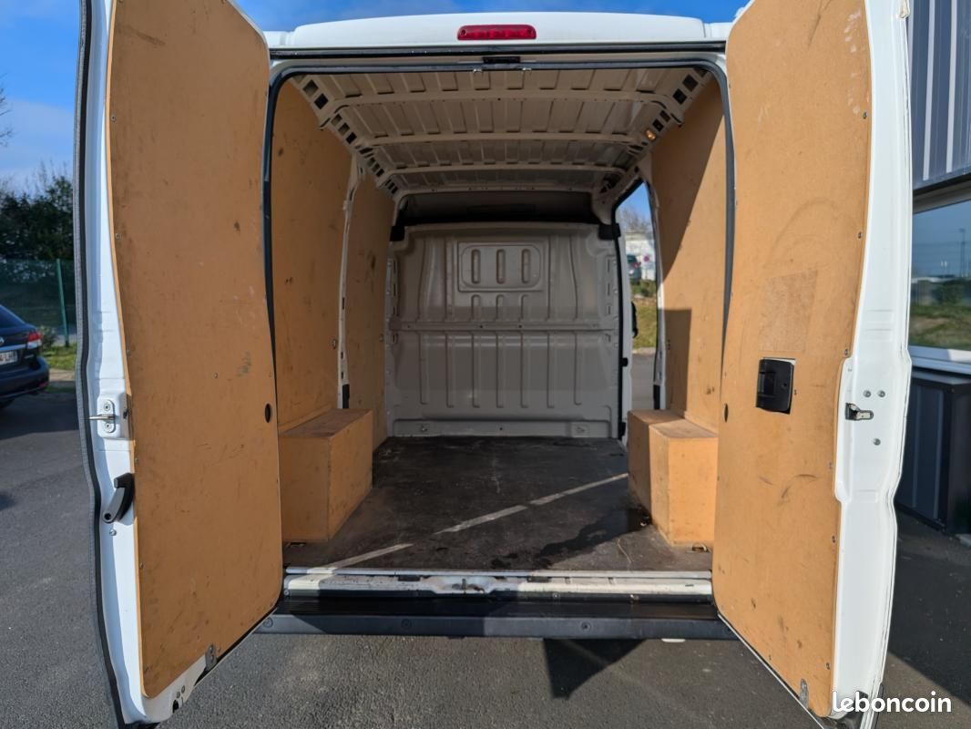 Peugeot Boxer FOURGON TOLE 330 L2H2 BLUEHDI 130 S&S PREMIUM PACK (image 8)