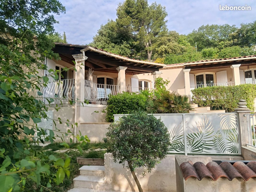 Maison 5 pièces 147 m² · à Rochefort-du-Gard · 147 m² · 499 000 €