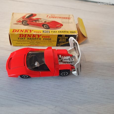Dinky Toys Fiat Abarth 2000 mit Heckhaube zum öffnen (Gebraucht) in