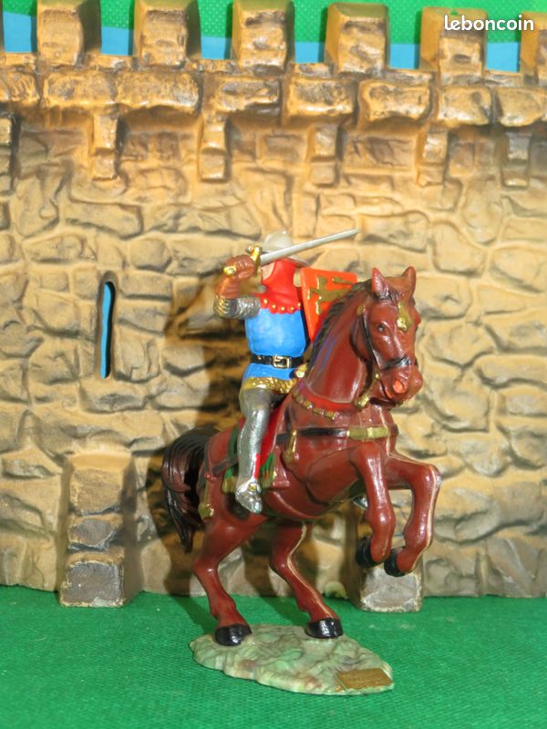 FIGURINE STARLUX MOYEN AGE CAVALIER GENS D'ARME VERT AVEC CASSE TÊTE BOULE