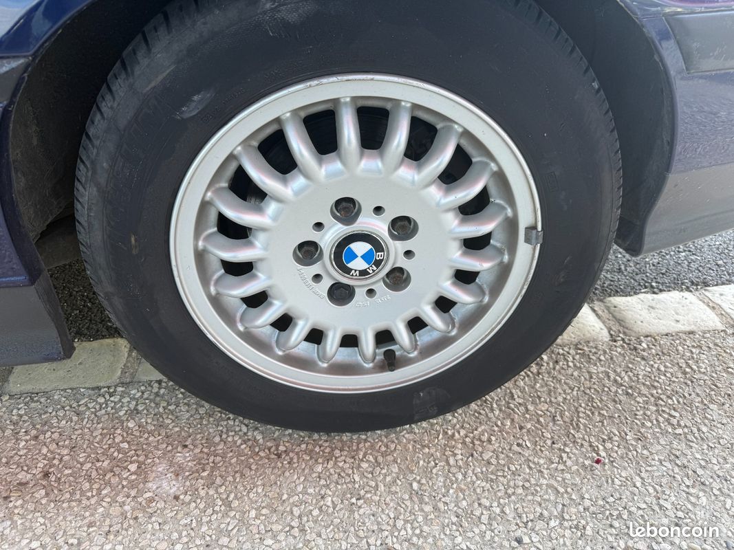 BMW 3 Cabriolet 320i (image 16)
