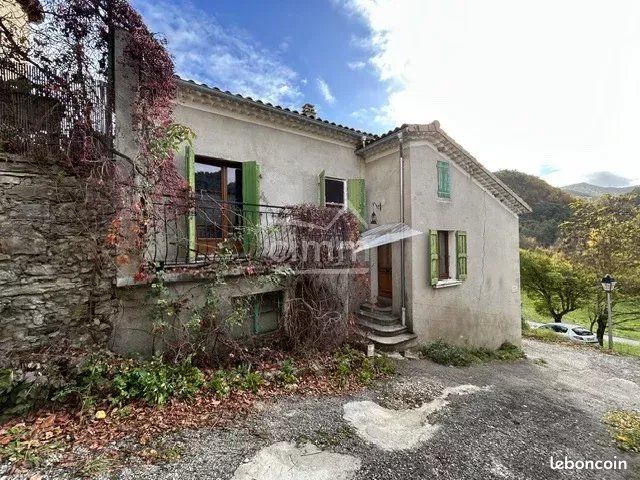 Maison 8 pièces 140 m² · à Montjay · 140 m² · 87 000 €