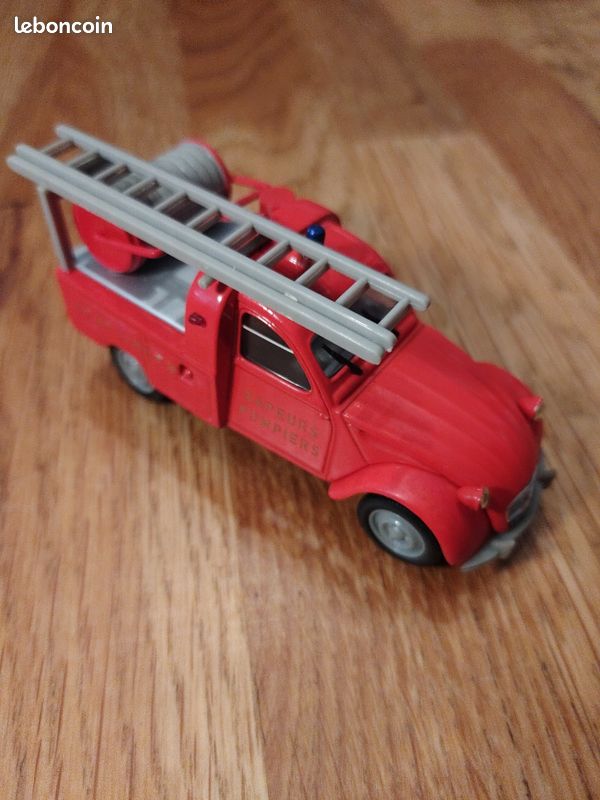 Citroën 2 cv pick-up pompiers (image 2)