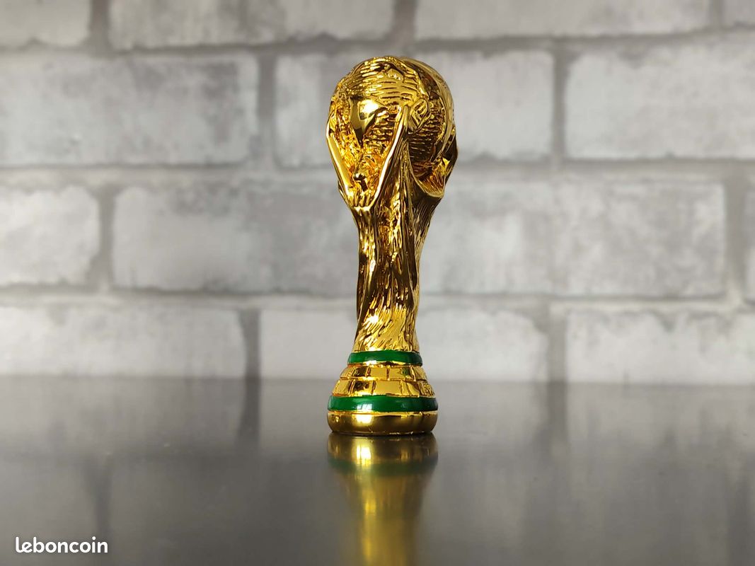 Trophée Football Ballon Chaussure Résine Bronze antique 2 tons FS-52520