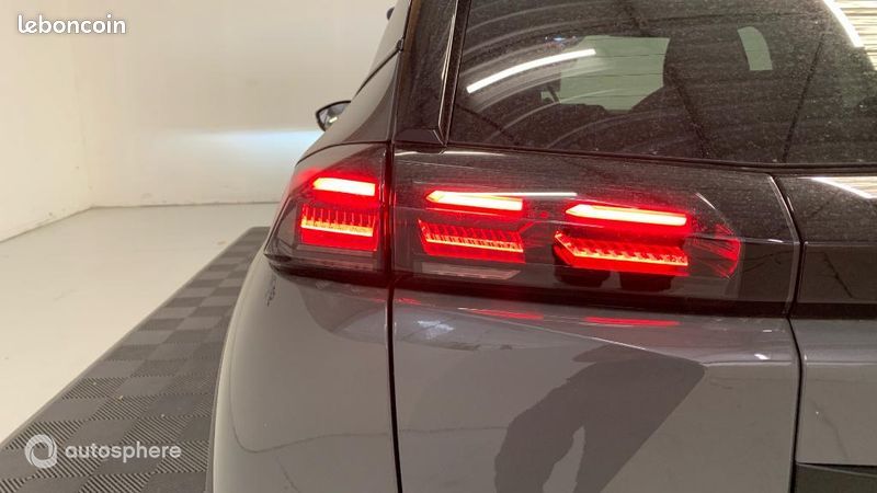 Peugeot 2008 1.2 PureTech 130ch S&S GT EAT8 (image 30)