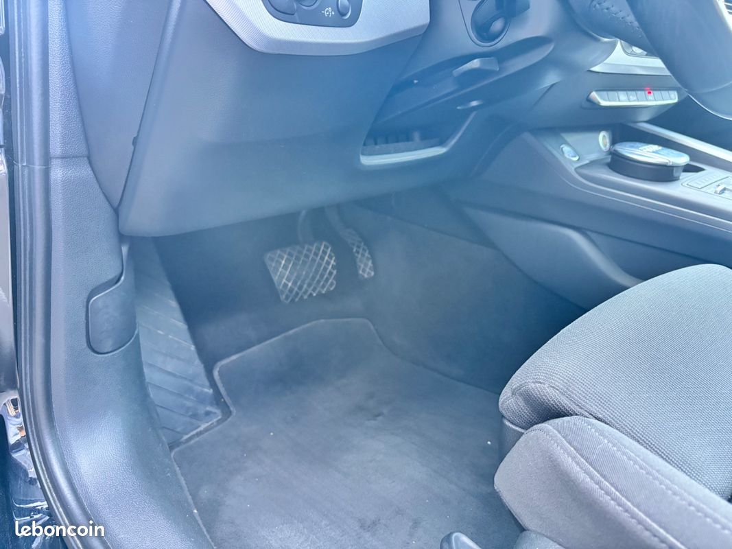 AUDI A4 AVANT 2.0 TDI ultra 150 S tronic 7 (image 17)