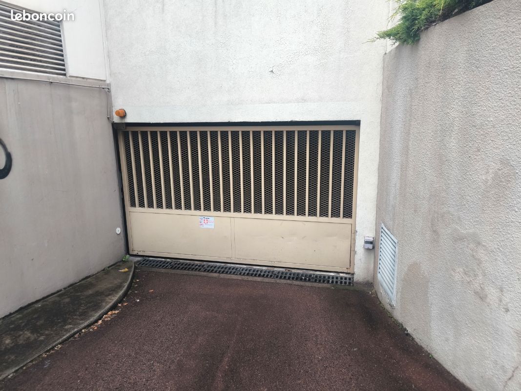 Box sécurisé à Juvisy sur orge · à Juvisy-sur-Orge · 15 000 €