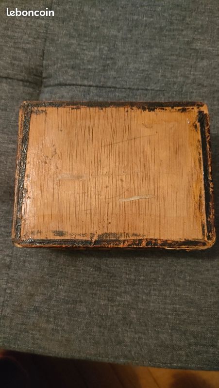 Boite à cigarettes en bois et cuir (image 5)