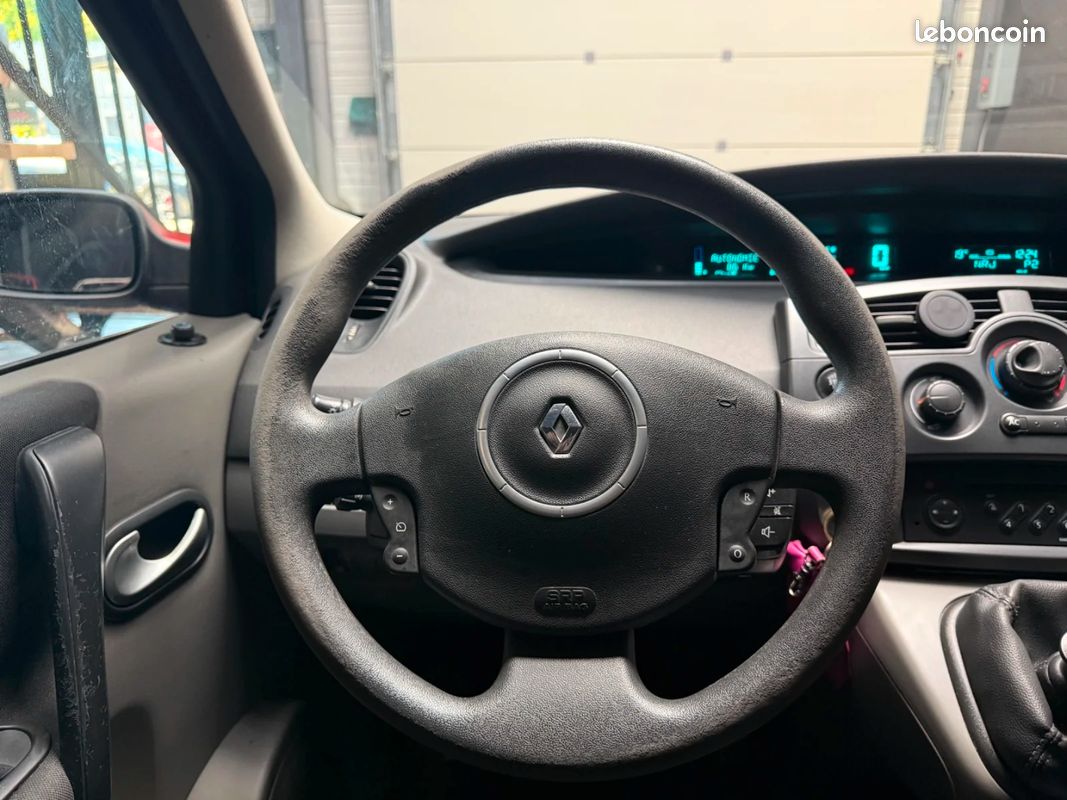 RENAULT SCENIC II 1.6 16V Expression (image 13)