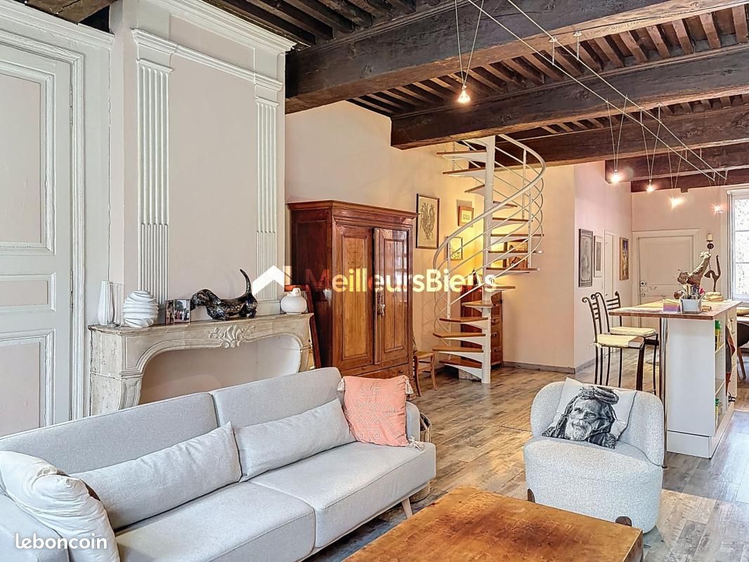 Maison 4 pièces 180 m² · à Thoissey · 180 m² · 215 000 €