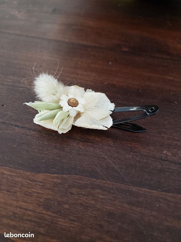 Barette fleurs séchées (image 2)
