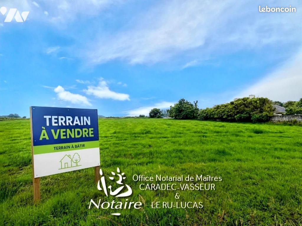 Terrain 1086 m² · à Plounévez-Lochrist · 1 086 m² · 32 400 €