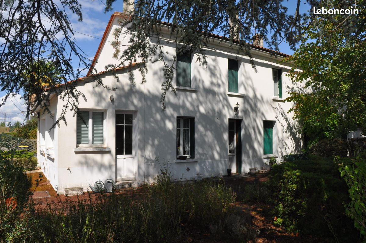 Maison 6 pièces 140 m² · à La Couronne · 140 m² · 215 000 €