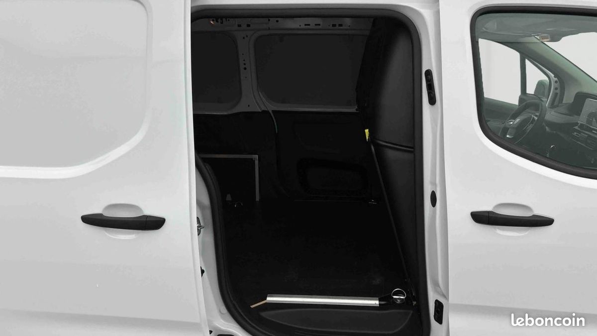 Peugeot Partner FOURGON M 650 KG BLUEHDI 130 S&S EAT8 (image 21)
