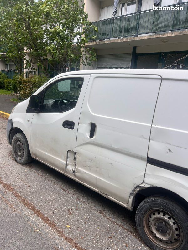 Nissan NV200 (image 2)
