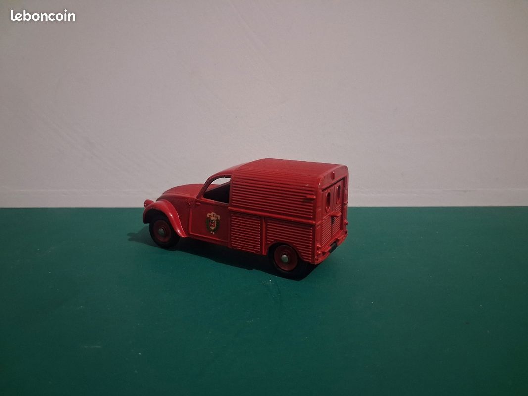 Dinky Toys Citroën 2 CV – 3 Feux – Jantes Convexes – 1/43 – France