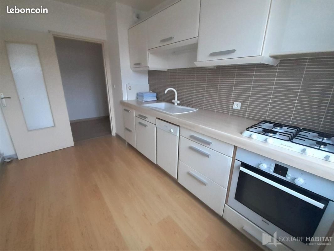 Appartement 4 pièces 84 m² · à Clermont-Ferrand · 84 m² · 810 €