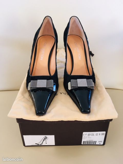 Escarpins PUMP noir à damier VUITTON (image 1)