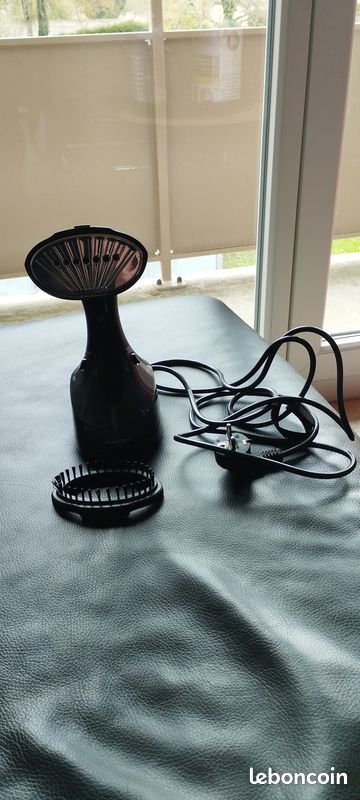 Vends defroisseur à main (image 1)
