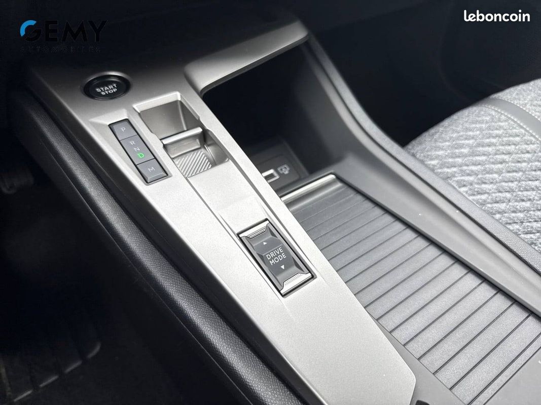 PEUGEOT 308 Hybrid 145 e-DCS6 Allure (image 24)