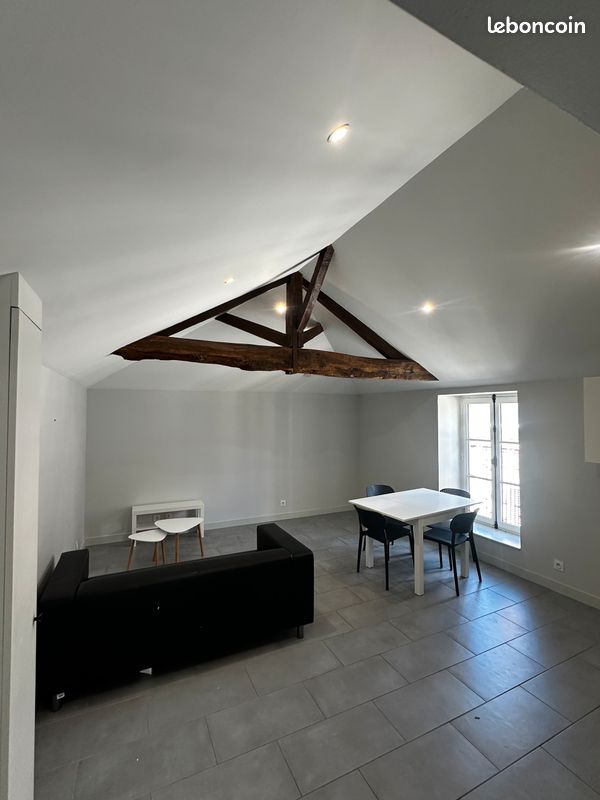 Appartement 2 pièces 40 m² · à Laval · 40 m² · 570 €