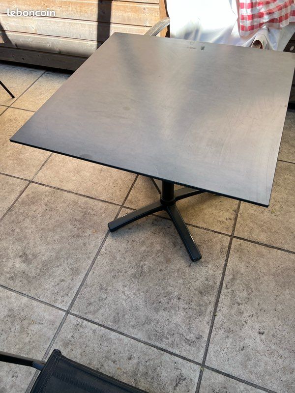 Table restaurant extérieure (image 1)