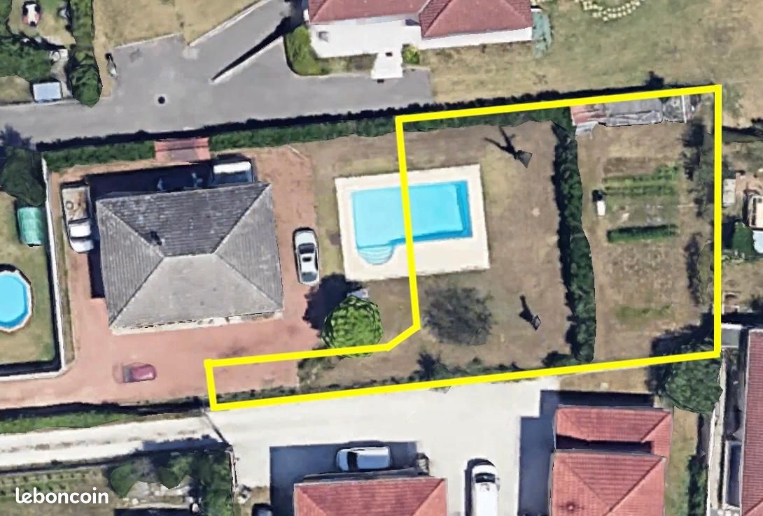 Terrain 653 m² · à Décines-Charpieu · 230 000 €