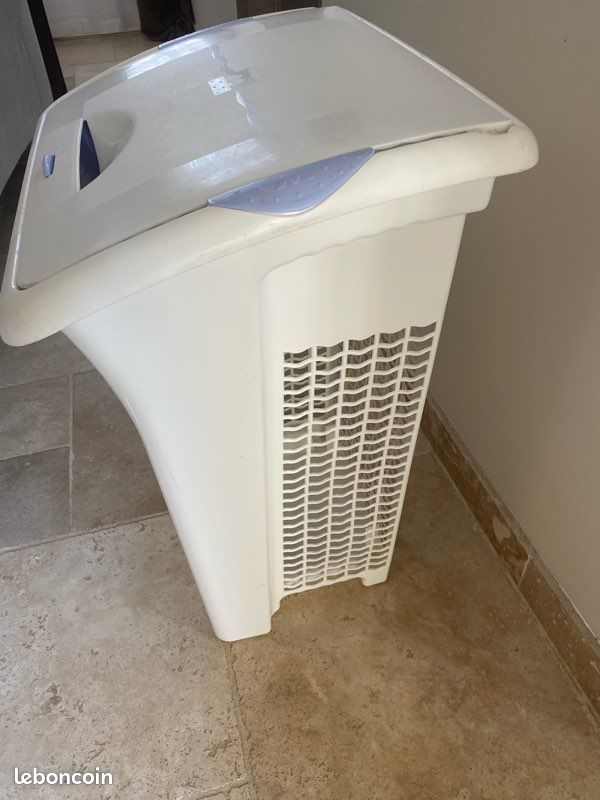 Grand bac à linge blanc avec compartiment au dessus (image 4)