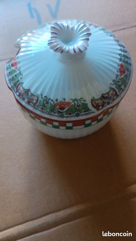 Pot ancien (decor chinois) (image 1)