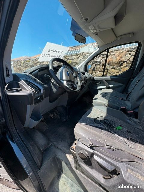 FORD TRANSIT CUSTOM de 2017 il a 58000 klm en bon état (image 5)