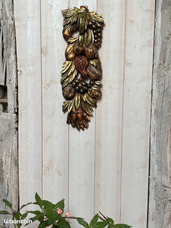 Sculpture murale en bois doré polychrome (image 11)